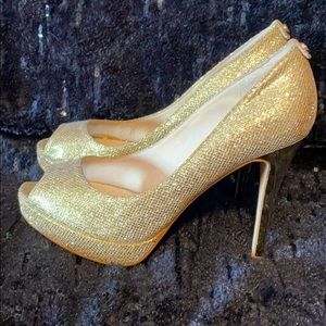 Michael Kors gold sparkle heels❣️